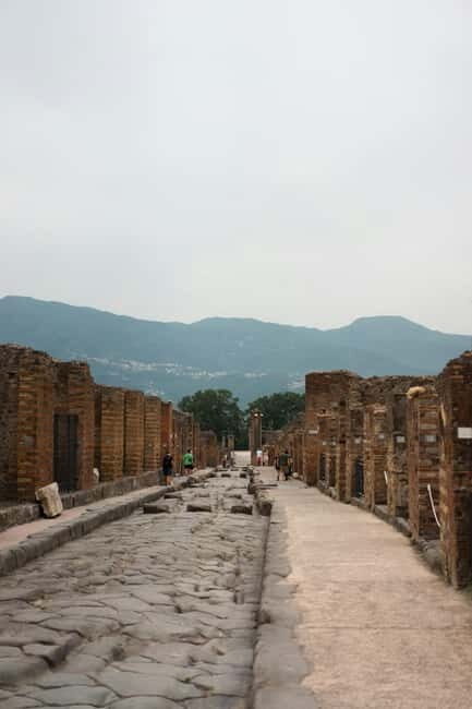 Naples: Pompeii & Herculaneum Shared Regular Group Tour - Cameo Factory: Art in the Making