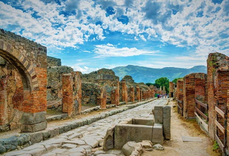 Naples: Pompeii, Mt.Vesuvius and Wine Tasting:  Deluxe Tour - FAQs