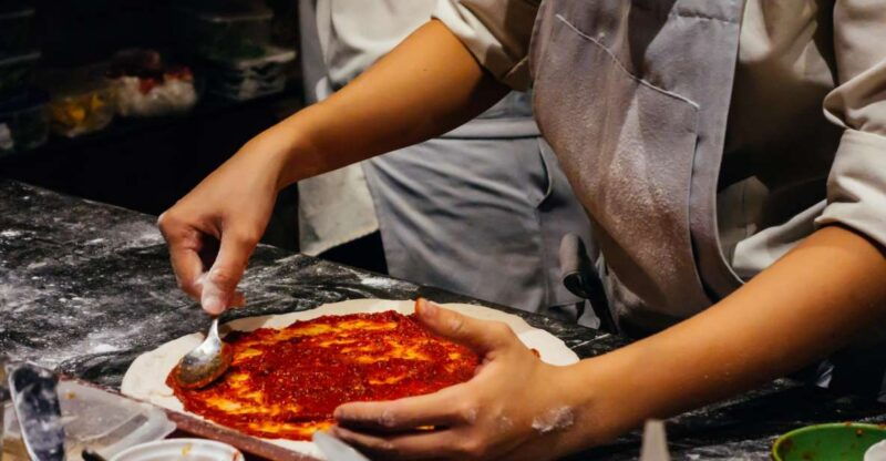 naples-premium-pizza-making-class-at-a-pizzeria-2