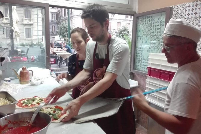 naples-premium-pizza-making-class-at-a-pizzeria