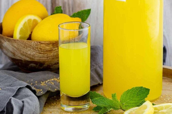 naples-private-food-walking-tour-from-pizza-to-limoncello