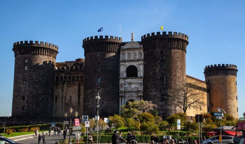 naples-royal-palace-and-spanish-quarter-guided-tour