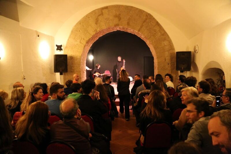 naples-show-of-traditional-songs-and-dances-with-tasting