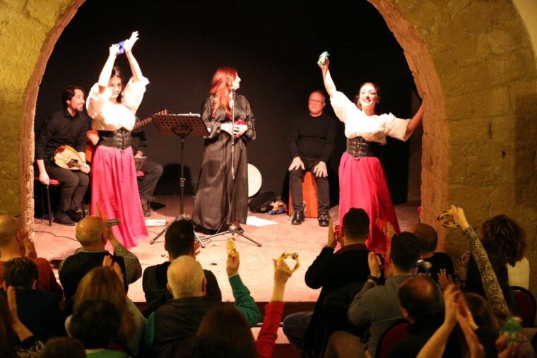 naples-show-of-traditional-songs-and-dances-with-tasting