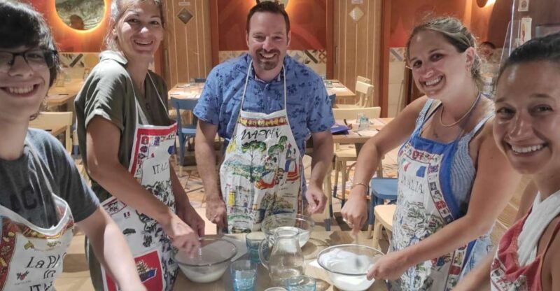 naples-small-group-pizza-making-with-drink-included