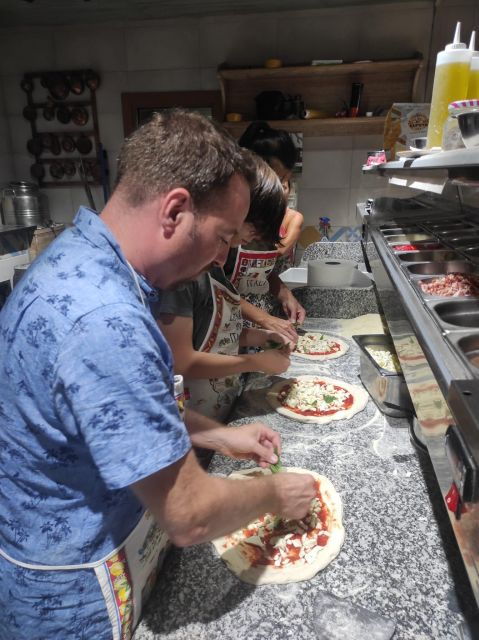 naples-small-group-pizza-making-with-drink-included