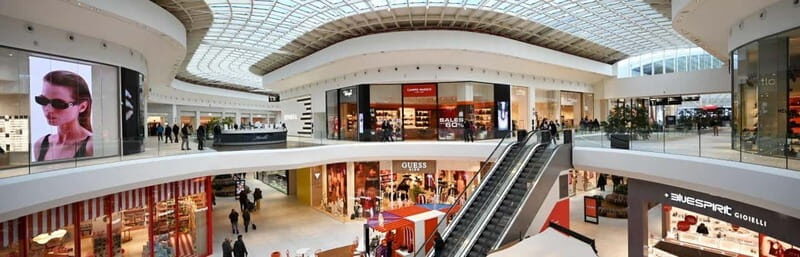 Naples/Sorrento: Shopping at MaxiMall Pompeii - Private tour - Deep Dive: The Shopping Experience  