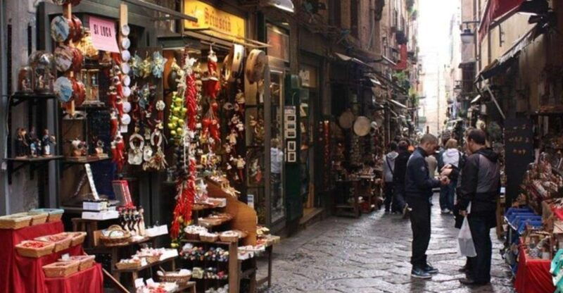 naples-spanish-quarter-maradona-street-art-tour