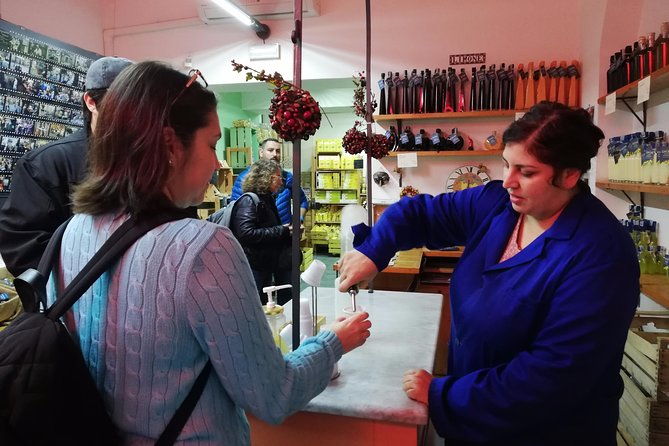 naples-street-food-and-sightseeing-tour-with-local-expert