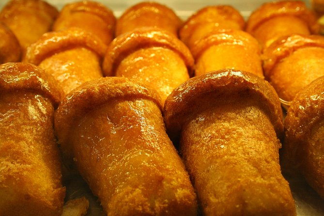 naples-street-food-tour-with-foodie-guide-around-historical-center