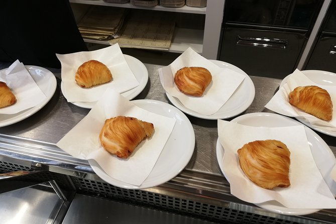 naples-street-food-tour-with-foodie-guide-around-historical-center