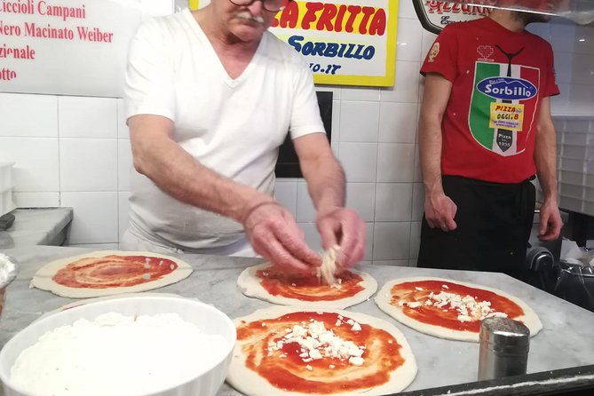 naples-street-food-tour-with-foodie-guide-around-historical-center