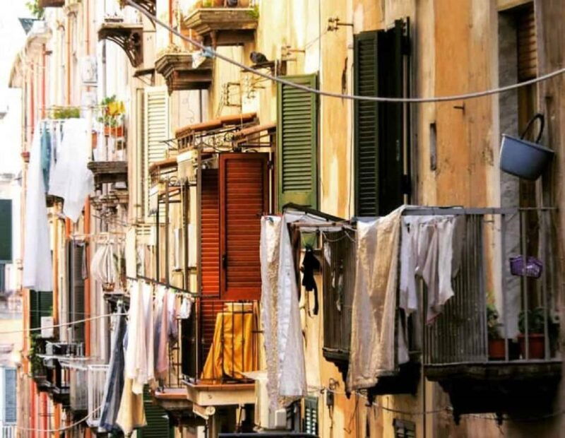 naples-the-spanish-quarters-street-art-and-local-market