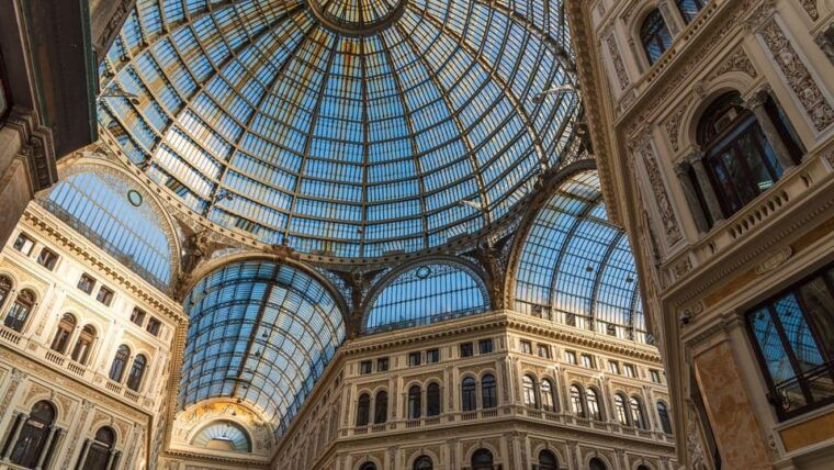 naples-tour-between-maschio-angioino-and-plebiscito-square