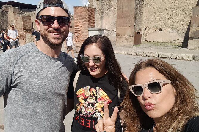 naples-transfer-to-pompeii-with-2-hr-stop-and-back