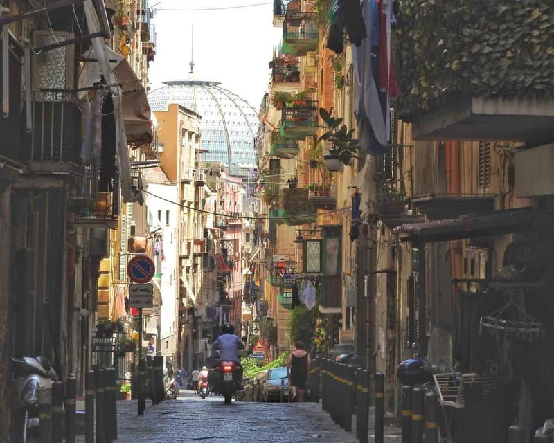naples-walk-in-the-footsteps-of-diego-maradona-with-a-local