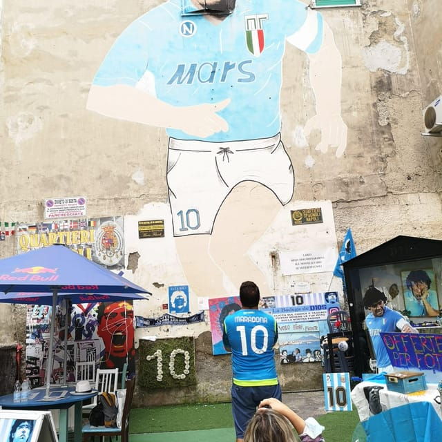 naples-walk-in-the-footsteps-of-diego-maradona-with-a-local