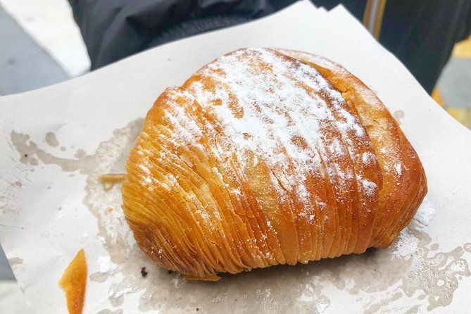 naples-walking-tour-with-pizza-and-sfogliatella-tasting