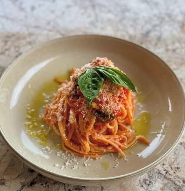 Napoli: esclusivo terrazzo per lezione di cucina e pizza - Who Should Book This?