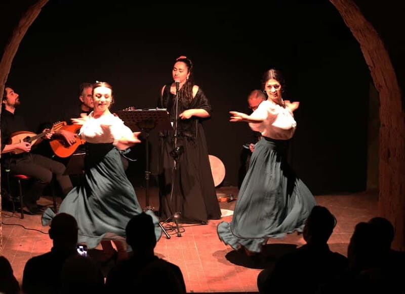 Napoli: Show Canzoni e Danze Tradizionali con degustazione - Key Points
