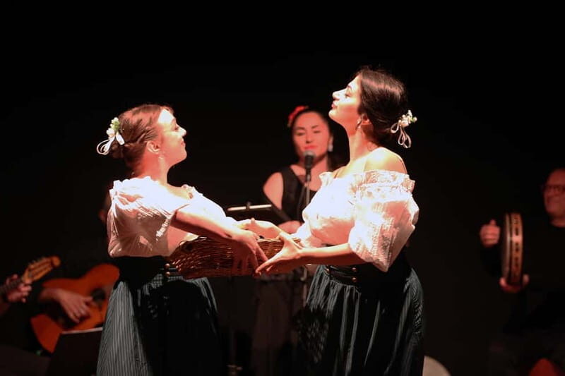 Napoli: Show Canzoni e Danze Tradizionali con degustazione - The Sum Up