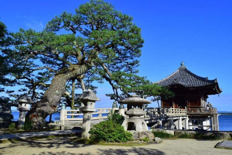 Nara: Dusk Walk with Calligraphy and Lanterns - Key Points
