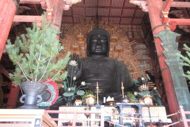 nara-giant-buddha-free-deer-in-the-park-italian-guide