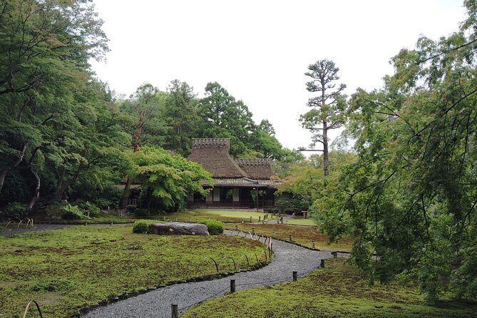 Nara: Yoshikien and Isuien Gardens Tour with Tea Tasting - Key Points