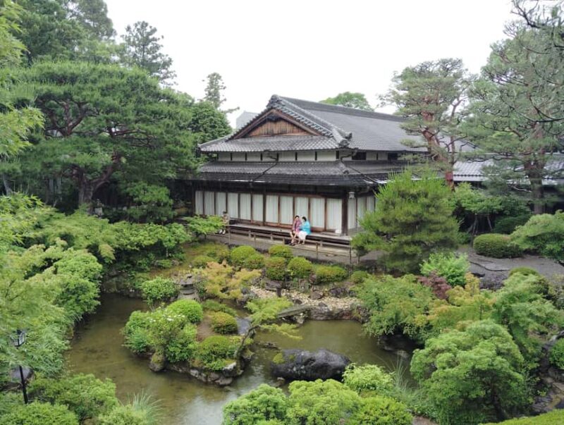 Nara: Yoshikien and Isuien Gardens Tour with Tea Tasting - Key Points