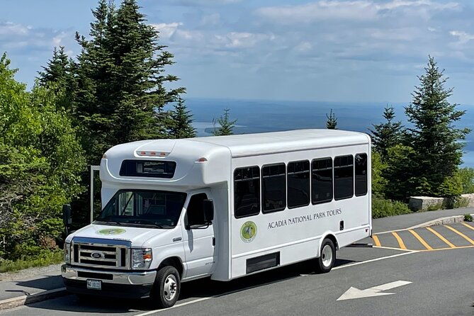 narrated-bus-tour-of-bar-harbor-and-acadia-national-park