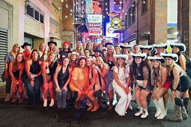 nashville-bar-crawl-with-vip-club-entrance-souvenir-bonus-shots