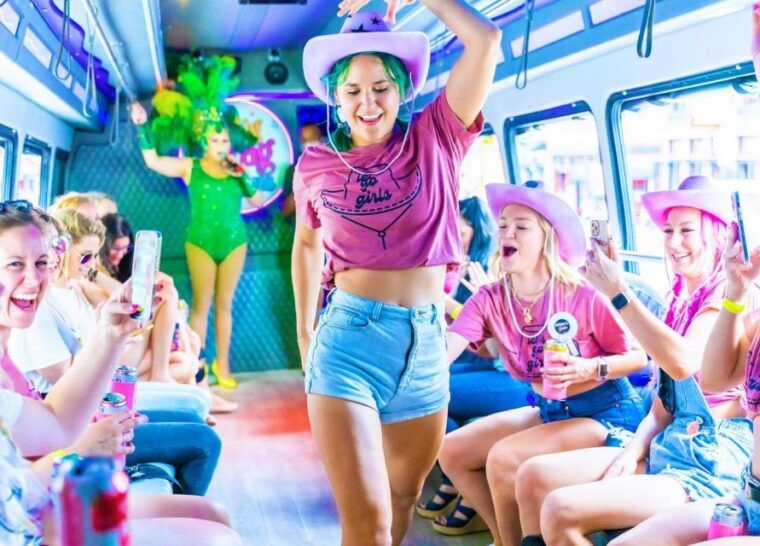 nashville-drag-queen-party-bus-w-games-dancing-drag-show