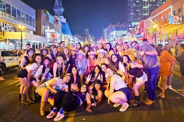 nashville-exclusive-entry-and-special-offers-vip-bar-crawl