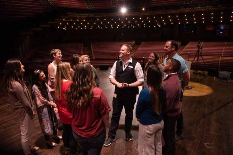 nashville-grand-ole-opry-backstage-tour