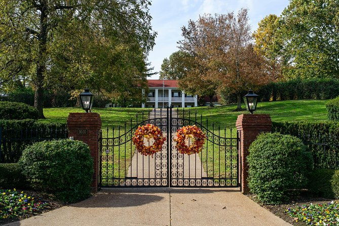 nashville-homes-of-the-stars-narrated-bus-tour-with-30-celebrity-homes