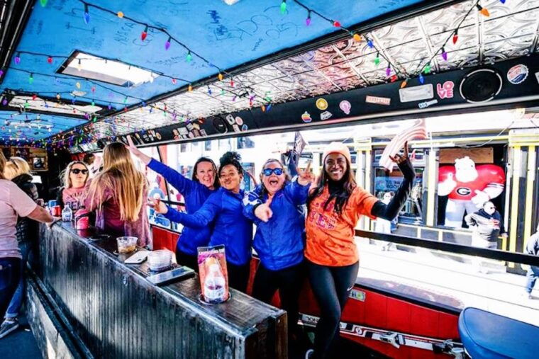 nashville-party-bus-with-dj-and-bar