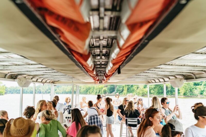 Nashville: Pontoon Party Cruise with a Captain - An In-Depth Look at the Nashville Pontoon Party Cruise