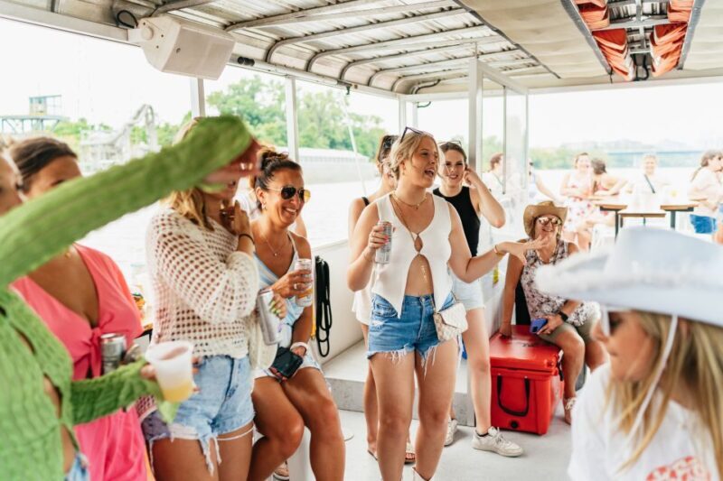 Nashville: Pontoon Party Cruise with a Captain - FAQs