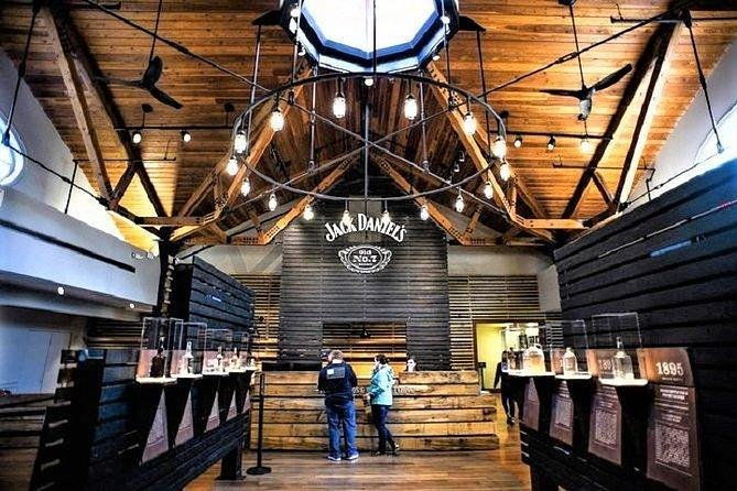 nashville-to-jack-daniels-distillery-bus-tour-whiskey-tastings