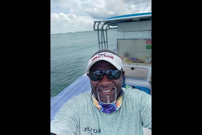 nassau-harbor-boat-tour-blue-lagoon-pig-island-and-more