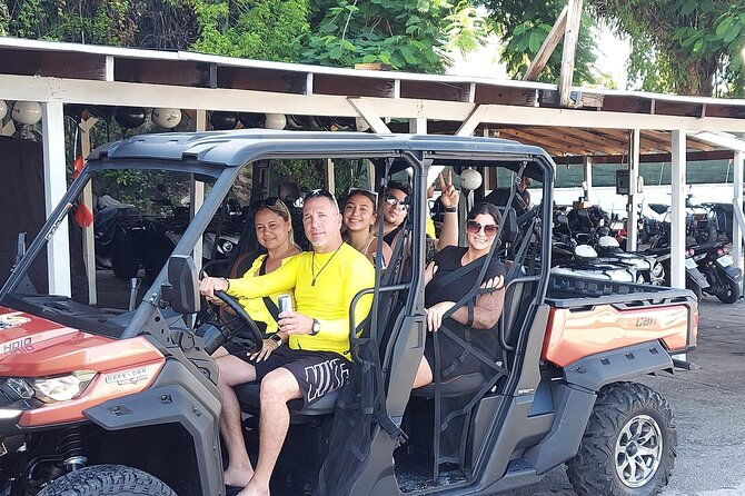 nassau-narrated-jeep-tour-with-full-bahamian-lunch-and-drink