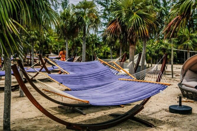 nassau-rose-island-perfect-beach-day-group-getaway