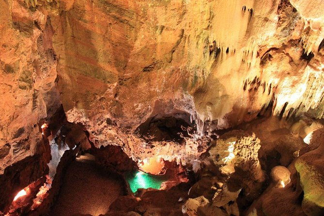 natural-caves-alcobaca-nazare-west-coast-obidos-start-in-lisbon-private-4