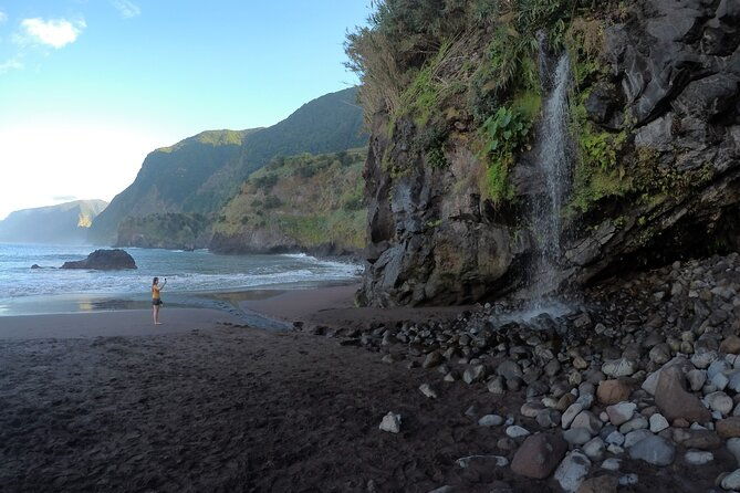 natural-pools-and-waterfalls-private-tour