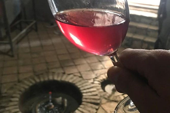 natural-wine-tour-to-kartli-region-lunch-wine-tasting-at-andro-barnovi