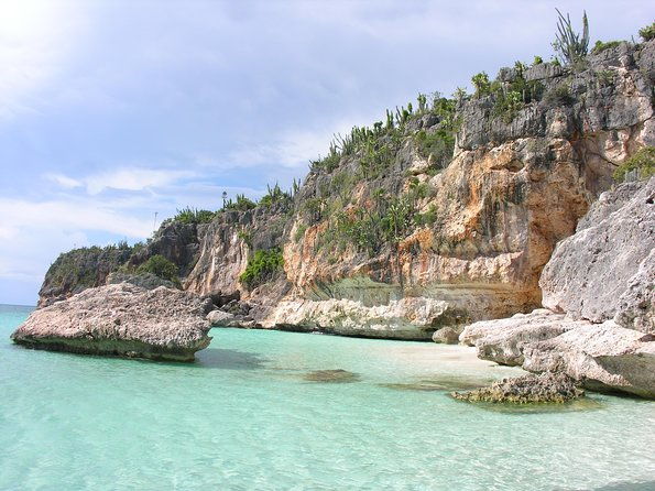 nature-combo-oviedo-lagoon-bahia-de-las-aguilas