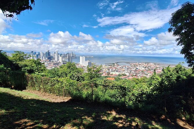 nature-walk-on-ancon-hill