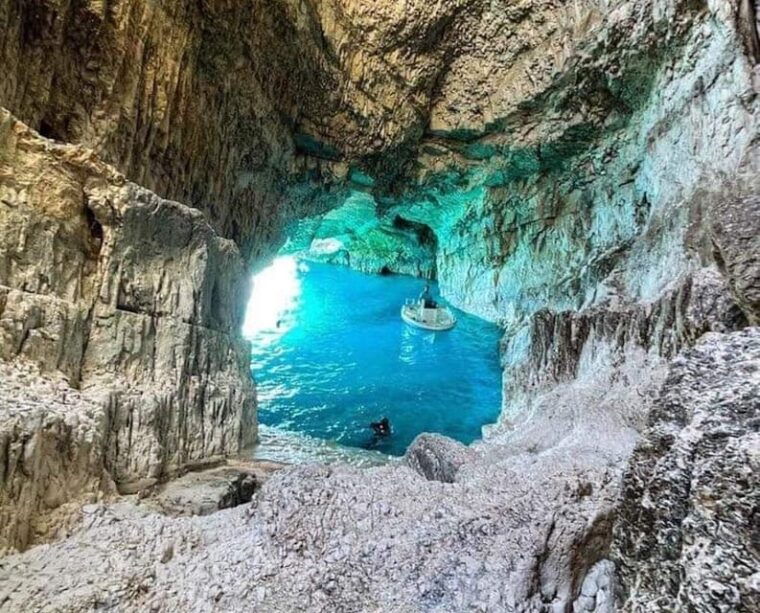 navagio-bay-white-beach-west-coast-porto-vromi-anafonitria-2