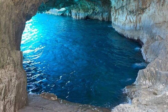navagio-bay-white-beach-west-coast-porto-vromi-anafonitria