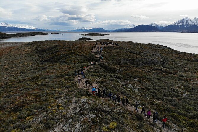 navigation-in-the-beagle-channel-with-minitrekking-ushuaia